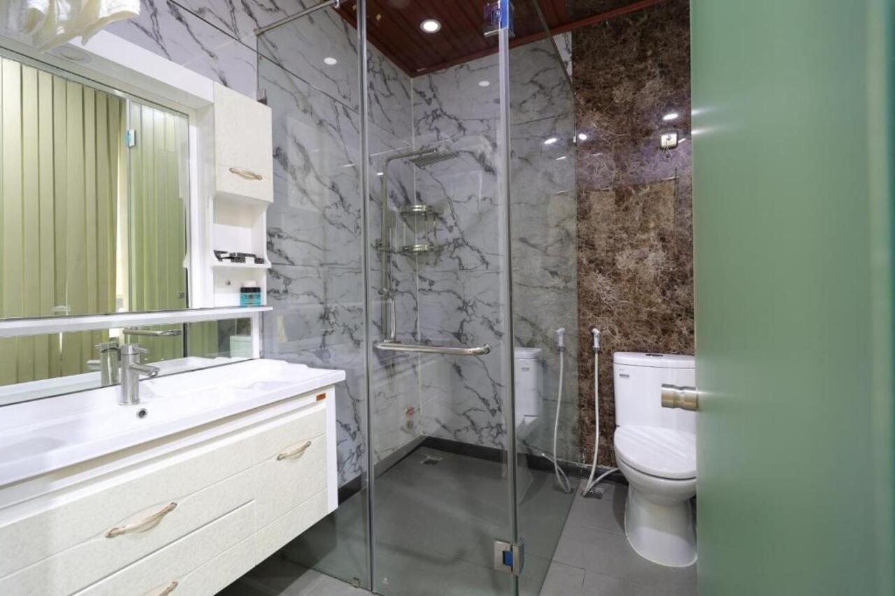 Khách sạn Plus Vienna TP. Hồ Chí Minh Ngoại thất bức ảnh